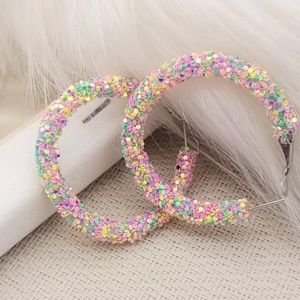 **NWOT** Iredescent Circle 45 mm earrings